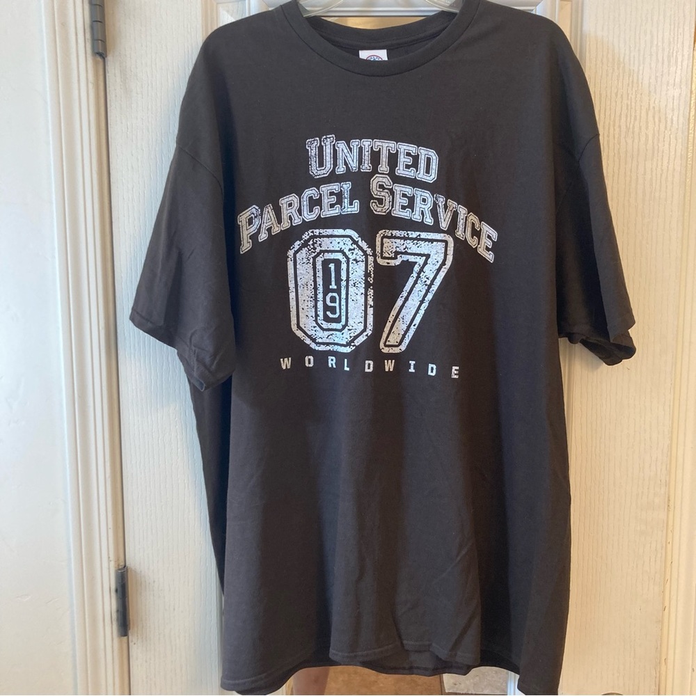 NEW UPS 1907 worldwide tee